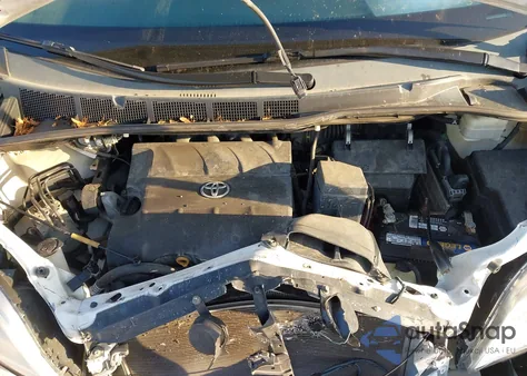 2012 Toyota Sienna Xle V6 8 Passenger z USA, uszkodzony, nr VIN 5TDYK3DC0CS210067